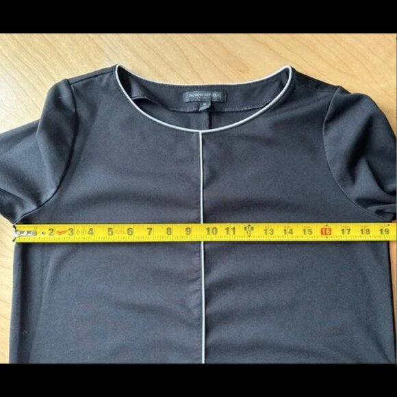 Banana Republic Black with White Piping Classic Top - Picture 3 of 8